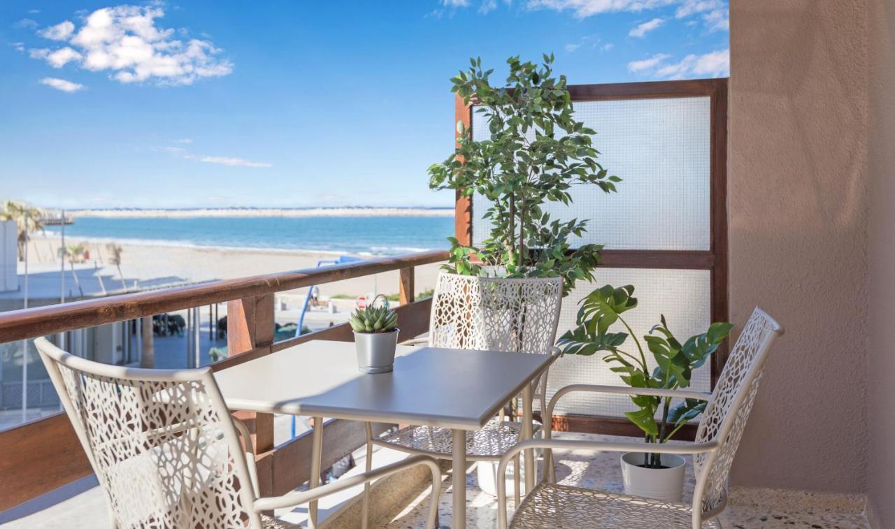 Effie'S Cozy Beach Front Apartment Rethymno Exteriör bild