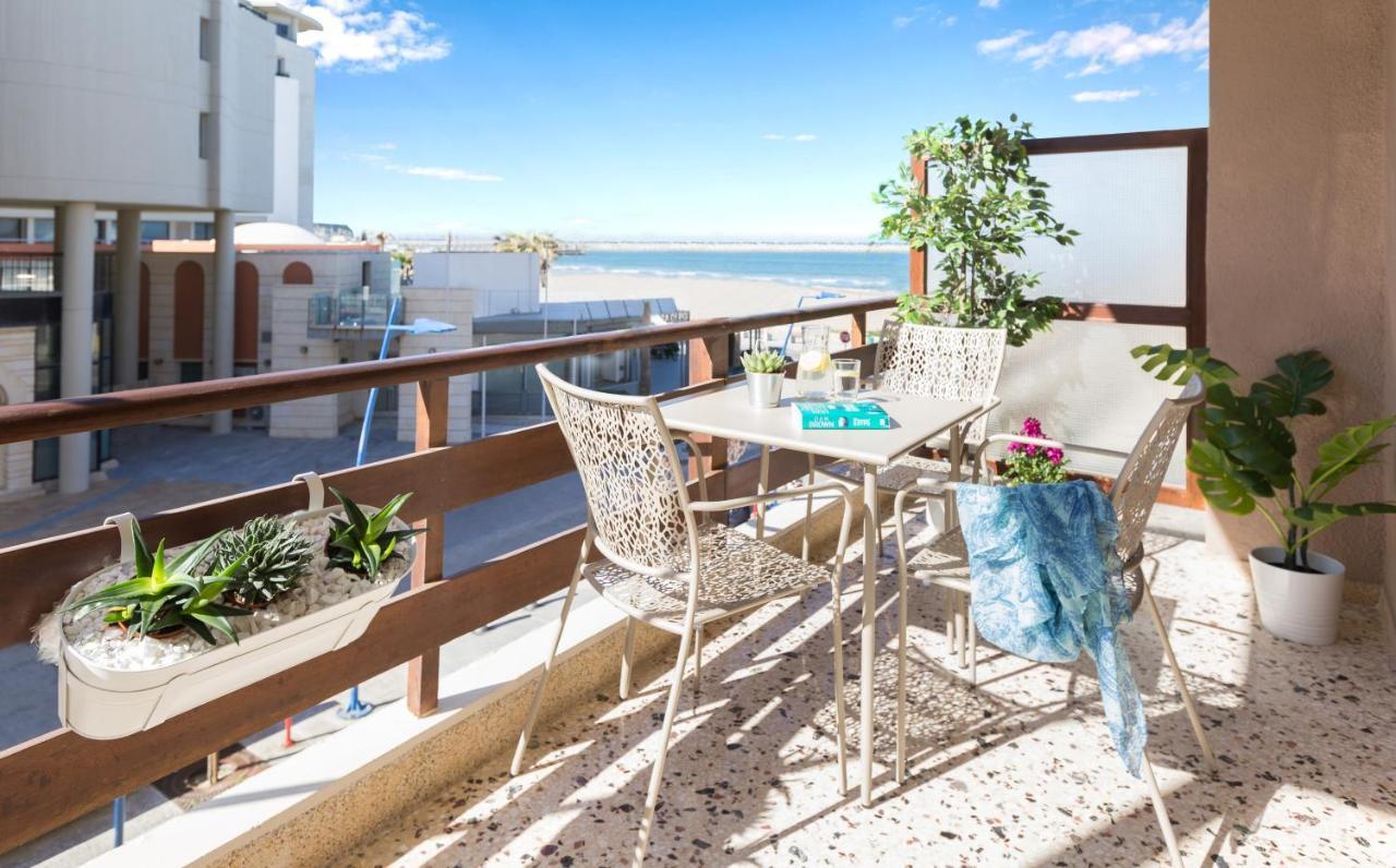 Effie'S Cozy Beach Front Apartment Rethymno Exteriör bild